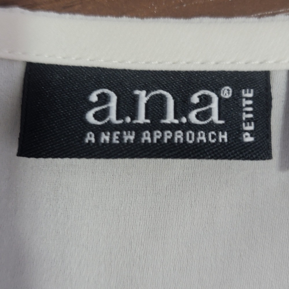 a.n.a A New Approach Blouse Women PXL Ivory Embroidered V-Neck Smocked Hem - Picture 2 of 10